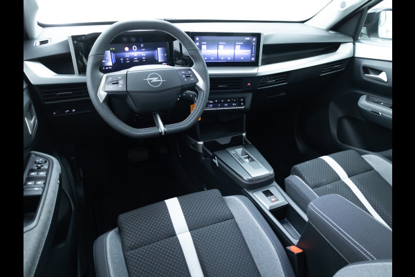 Opel Frontera 1.2 Turbo Hybrid GS 7 persoons | Stoel-, Stuur- & voorruitverwarming | Camera | Apple Carplay | Navigatie | Cruise | PDC V+A, Extra getint glas achter, derde zitrij, Nieuwe auto, tot 8 jaar garantie!