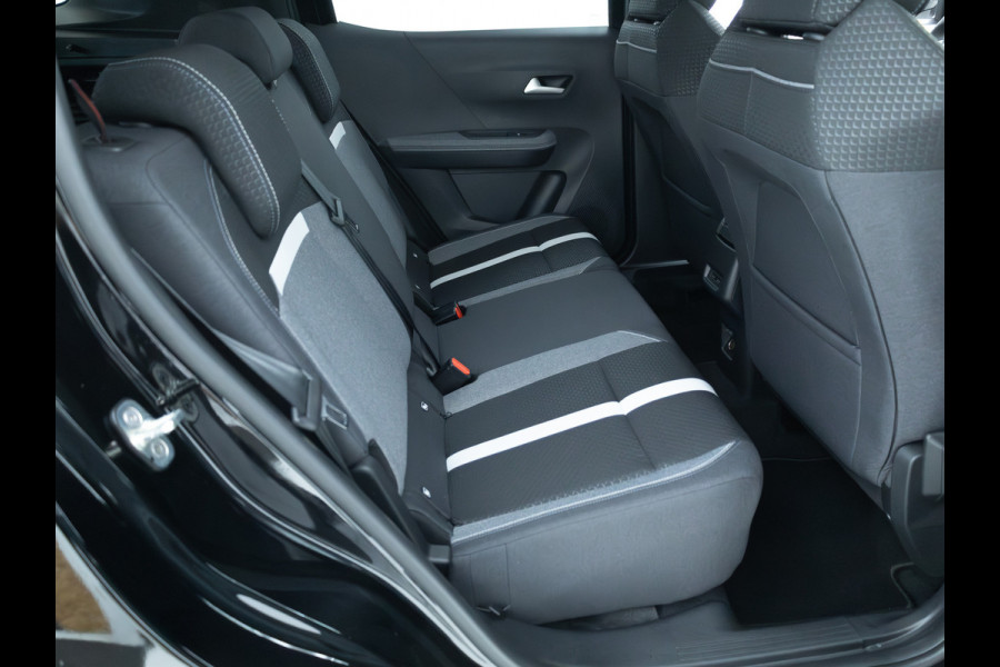 Opel Frontera 1.2 Turbo Hybrid GS 7 persoons | Stoel-, Stuur- & voorruitverwarming | Camera | Apple Carplay | Navigatie | Cruise | PDC V+A, Extra getint glas achter, derde zitrij, Nieuwe auto, tot 8 jaar garantie!