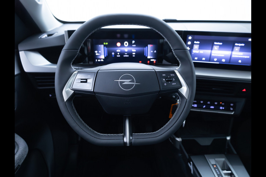 Opel Frontera 1.2 Turbo Hybrid GS 7 persoons | Stoel-, Stuur- & voorruitverwarming | Camera | Apple Carplay | Navigatie | Cruise | PDC V+A, Extra getint glas achter, derde zitrij, Nieuwe auto, tot 8 jaar garantie!