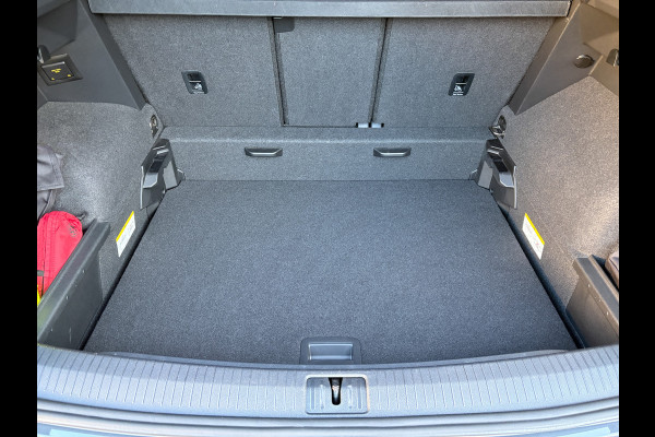 Volkswagen Tiguan 1.5 TSI R-Line Business+ | Trekhaak wegkl. | 20" | Elk. A-klep | IQ Light | Camera | Prijs Rijklaar!!