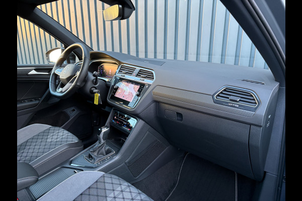 Volkswagen Tiguan 1.5 TSI R-Line Business+ | Trekhaak wegkl. | 20" | Elk. A-klep | IQ Light | Camera | Prijs Rijklaar!!