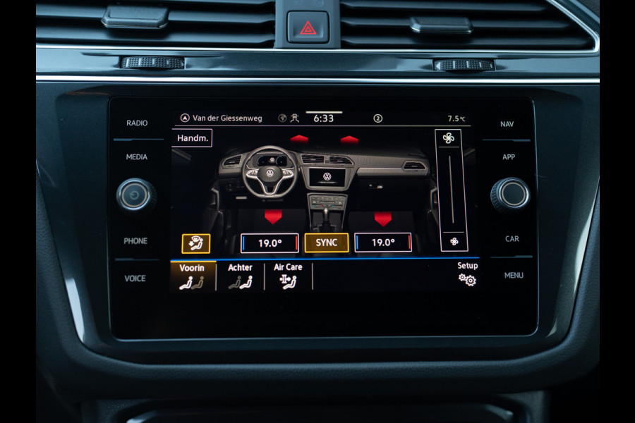Volkswagen Tiguan 1.5 TSI R-Line Business+ | Trekhaak wegkl. | 20" | Elk. A-klep | IQ Light | Camera | Prijs Rijklaar!!