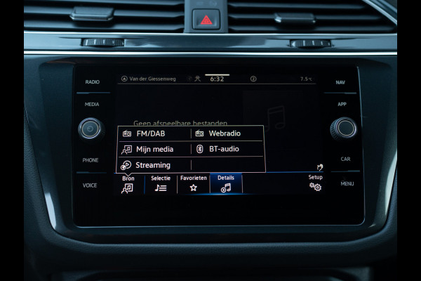 Volkswagen Tiguan 1.5 TSI R-Line Business+ | Trekhaak wegkl. | 20" | Elk. A-klep | IQ Light | Camera | Prijs Rijklaar!!