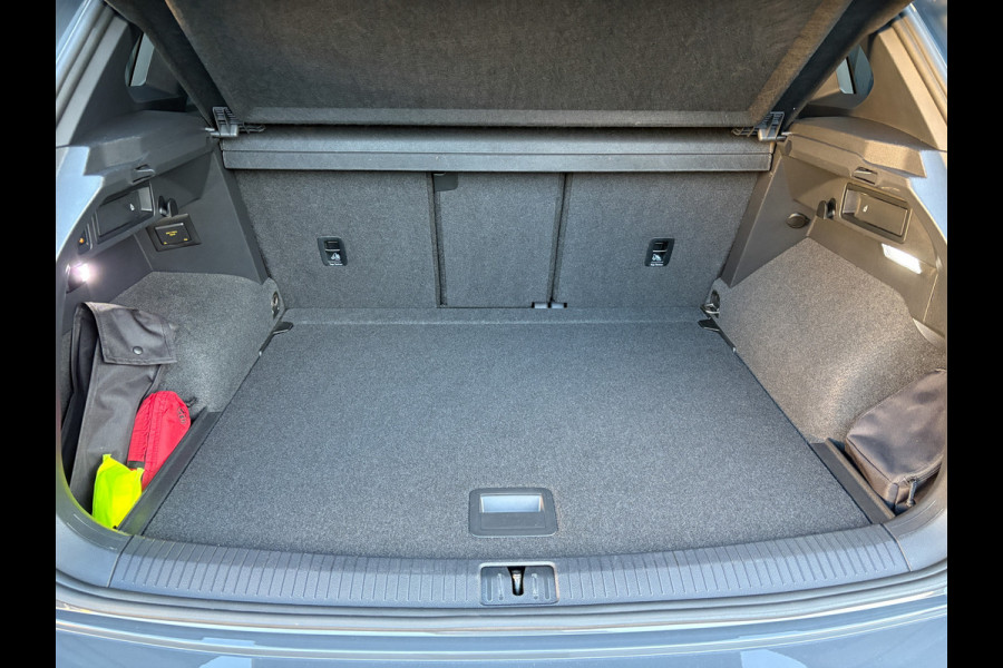 Volkswagen Tiguan 1.5 TSI R-Line Business+ | Trekhaak wegkl. | 20" | Elk. A-klep | IQ Light | Camera | Prijs Rijklaar!!