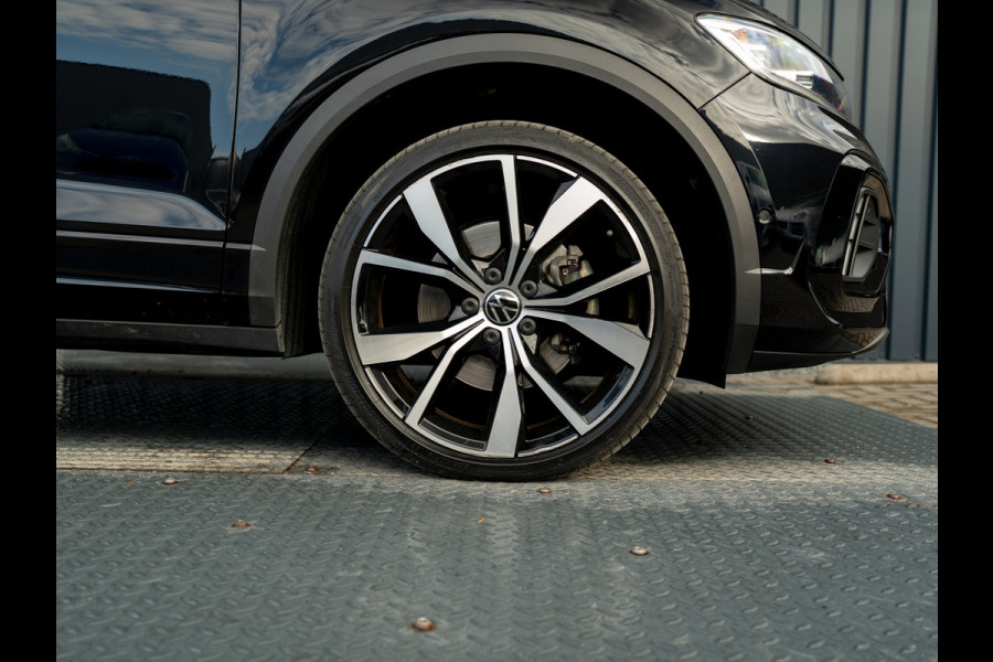 Volkswagen T-Roc 1.5 TSI R-Line Business+ | Pano | Afnb. Trekhaak | Keyless | Elk. A-klep | Side Assist | Camera | IQ Light | 19'' | Prijs Rijklaar!!