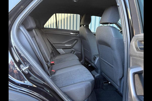 Volkswagen T-Roc 1.5 TSI R-Line Business+ | Beats | IQ Light | Camera | 19" | Prijs Rijklaar!!