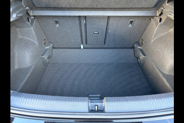 Volkswagen T-Roc 1.5 TSI R-Line Business+ | Beats | IQ Light | Camera | 19" | Prijs Rijklaar!!