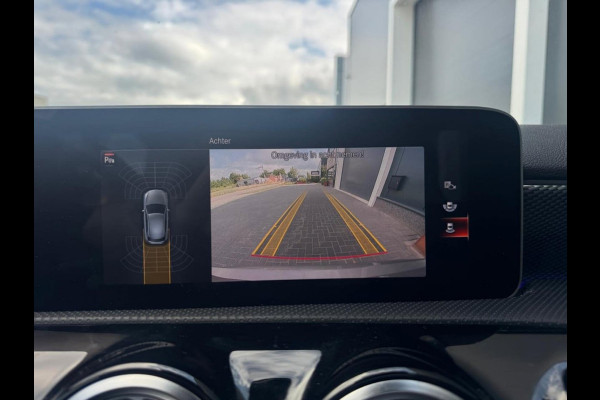 Mercedes-Benz A-Klasse 220 AMG Line | Pano | Ambilight | Memory