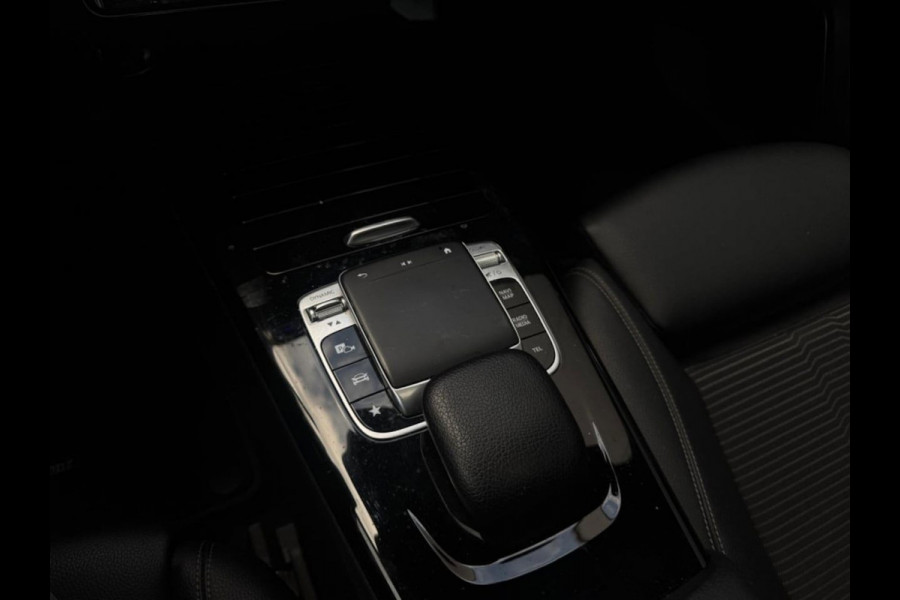 Mercedes-Benz A-Klasse 220 AMG Line | Pano | Ambilight | Memory