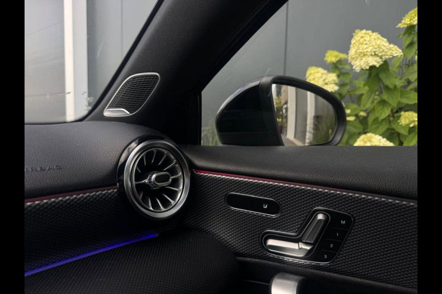 Mercedes-Benz A-Klasse 220 AMG Line | Pano | Ambilight | Memory