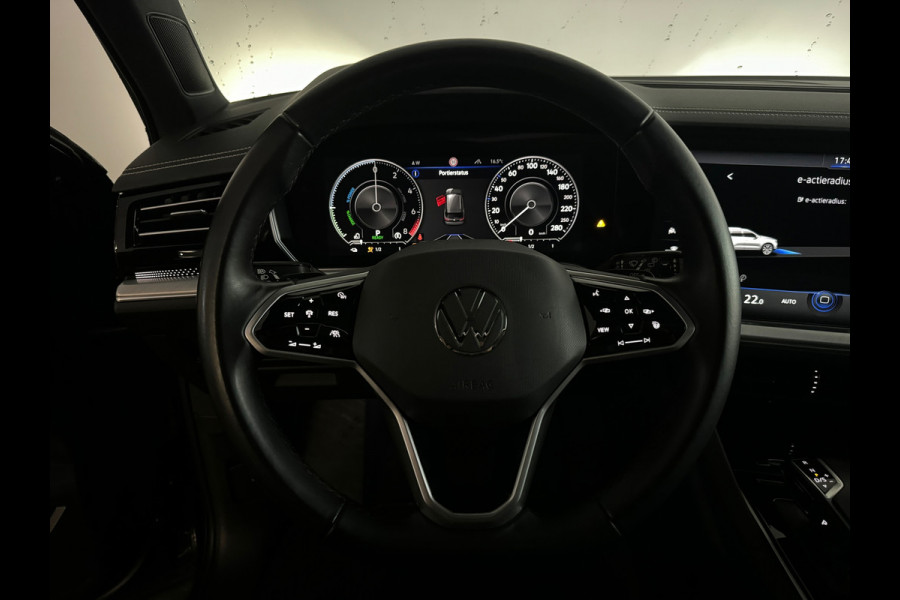 Volkswagen Touareg 3.0 TSi e-Hybrid 4M R Pano|Memory|Trekhaak