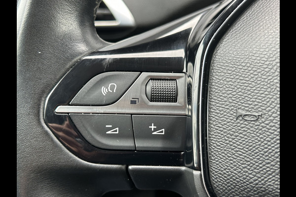 Peugeot 3008 BWJ 2021 | 1.2PT 131PK Allure | TREKHAAK | CLIMA | NAVI | CARPLAY | 18'' LMV | PDC 2X | PRIVACY GLASS | LEDER/STOF |