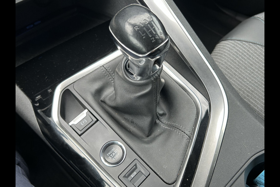 Peugeot 3008 BWJ 2021 | 1.2PT 131PK Allure | TREKHAAK | CLIMA | NAVI | CARPLAY | 18'' LMV | PDC 2X | PRIVACY GLASS | LEDER/STOF |