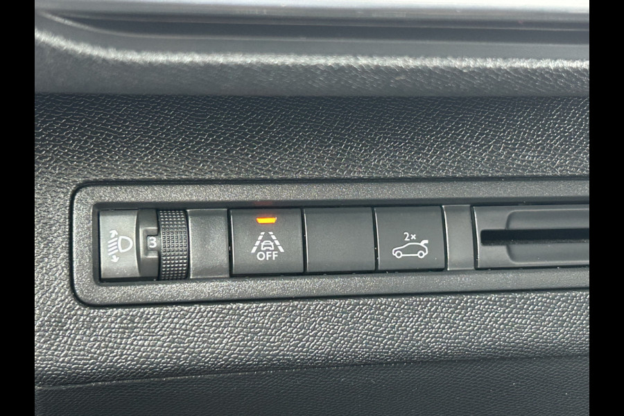 Peugeot 3008 BWJ 2021 | 1.2PT 131PK Allure | TREKHAAK | CLIMA | NAVI | CARPLAY | 18'' LMV | PDC 2X | PRIVACY GLASS | LEDER/STOF |