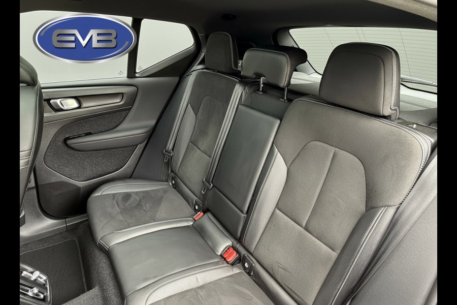 Volvo XC40 Recharge P8 AWD 408 pk R-Design, panoramadak, trekhaak, harman cardon, VOL OPTIES, NL auto met nap