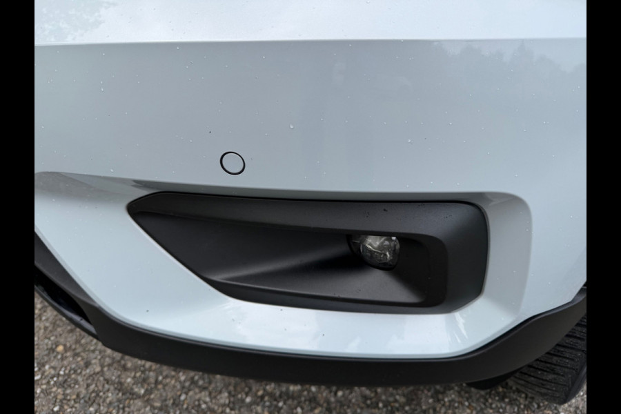 Volvo XC40 Recharge P8 AWD 408 pk R-Design, panoramadak, trekhaak, harman cardon, VOL OPTIES, NL auto met nap