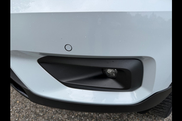 Volvo XC40 Recharge P8 AWD 408 pk R-Design, panoramadak, trekhaak, harman cardon, VOL OPTIES, NL auto met nap
