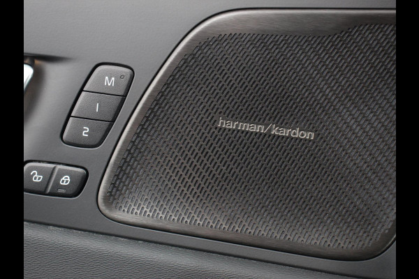 Volvo XC60 2.0 T6 Plug-in hybrid AWD Plus Dark 398pk | DEMO ! | Harman/Kardon Full LED Adaptive Cruise Control + Pilot Assist Parkeersensoren V&A+ 360 camera Panaromadak