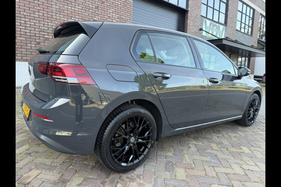 Volkswagen Golf 1.0 TSI / Apple CarPlay-Android / LEDER interieur + Stuur / Licht & Zicht Pakket / ALL-Season / 1e Eigenaar