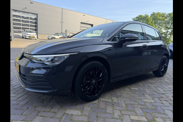 Volkswagen Golf 1.0 TSI / Apple CarPlay-Android / LEDER interieur + Stuur / Licht & Zicht Pakket / ALL-Season / 1e Eigenaar
