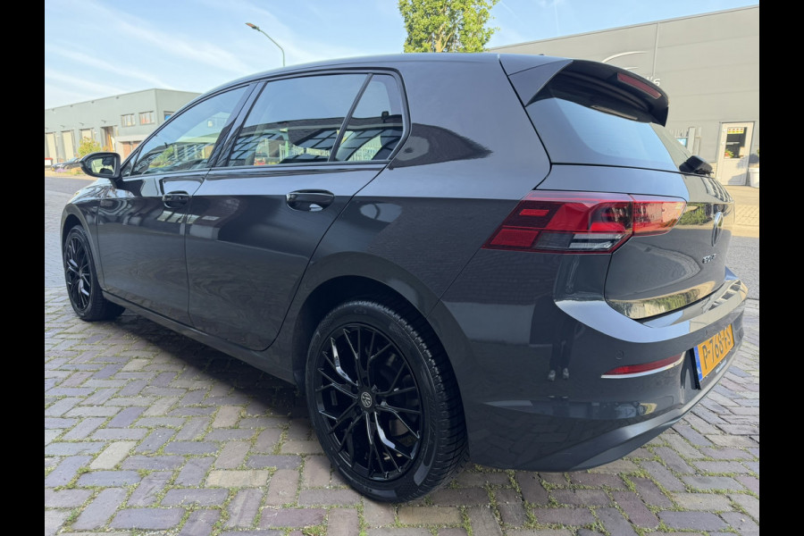 Volkswagen Golf 1.0 TSI / Apple CarPlay-Android / LEDER interieur + Stuur / Licht & Zicht Pakket / ALL-Season / 1e Eigenaar