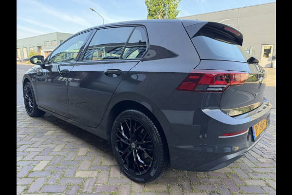 Volkswagen Golf 1.0 TSI / Apple CarPlay-Android / LEDER interieur + Stuur / Licht & Zicht Pakket / ALL-Season / 1e Eigenaar