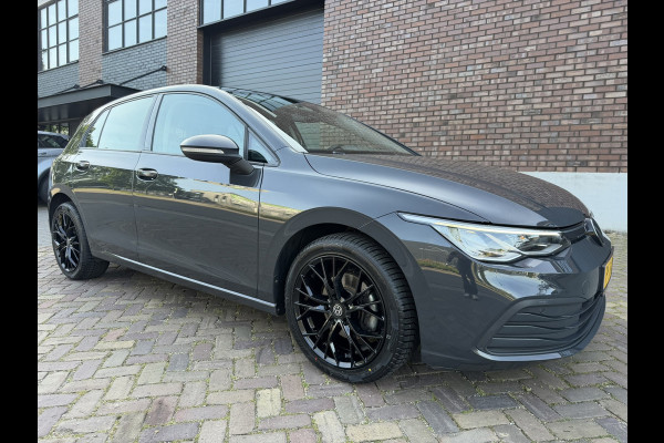 Volkswagen Golf 1.0 TSI / Apple CarPlay-Android / LEDER interieur + Stuur / Licht & Zicht Pakket / ALL-Season / 1e Eigenaar