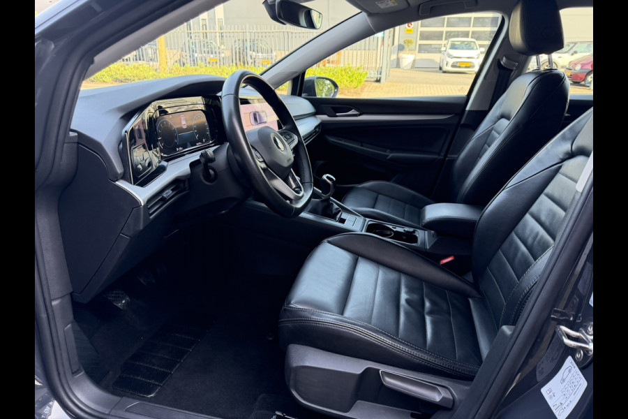 Volkswagen Golf 1.0 TSI / Apple CarPlay-Android / LEDER interieur + Stuur / Licht & Zicht Pakket / ALL-Season / 1e Eigenaar