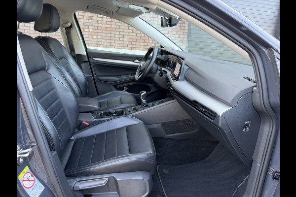 Volkswagen Golf 1.0 TSI / Apple CarPlay-Android / LEDER interieur + Stuur / Licht & Zicht Pakket / ALL-Season / 1e Eigenaar