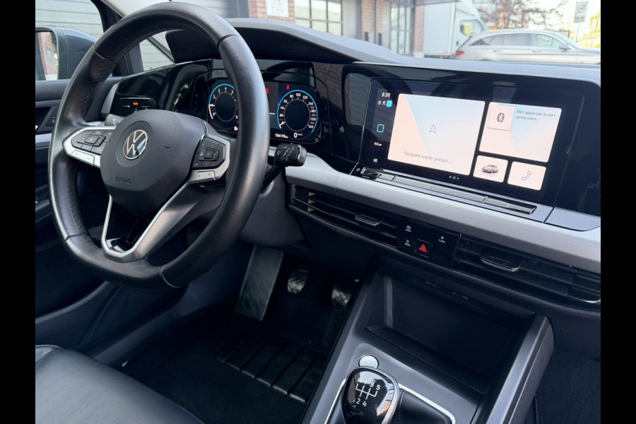 Volkswagen Golf 1.0 TSI / Apple CarPlay-Android / LEDER interieur + Stuur / Licht & Zicht Pakket / ALL-Season / 1e Eigenaar