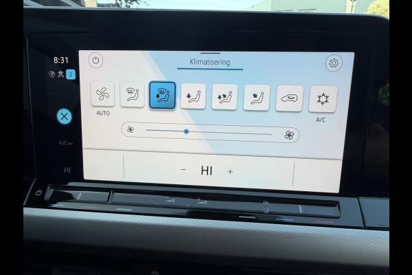 Volkswagen Golf 1.0 TSI / Apple CarPlay-Android / LEDER interieur + Stuur / Licht & Zicht Pakket / ALL-Season / 1e Eigenaar