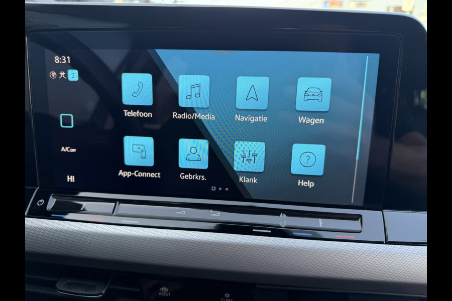 Volkswagen Golf 1.0 TSI / Apple CarPlay-Android / LEDER interieur + Stuur / Licht & Zicht Pakket / ALL-Season / 1e Eigenaar