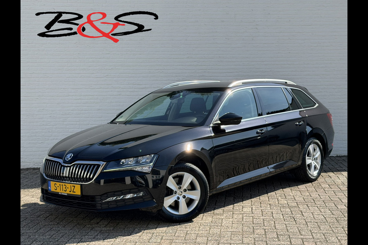 Škoda Superb Combi 1.5 TSI ACT Automaat Pdc V+A Navigatie Clima Carplay Digital dash Trekhaak Cruise