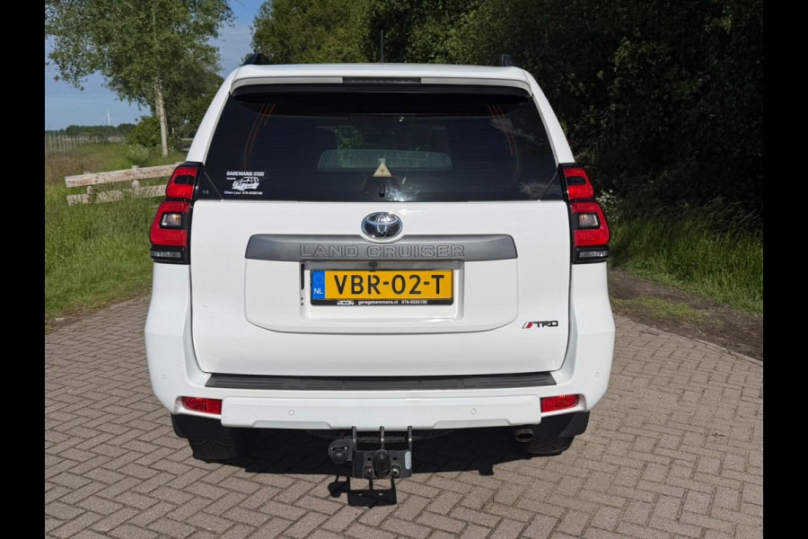 Toyota Land Cruiser 150 2.8 D-4D-F Comfort Window Van
