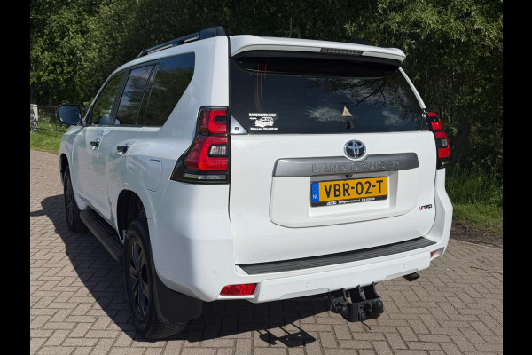 Toyota Land Cruiser 150 2.8 D-4D-F Comfort Window Van