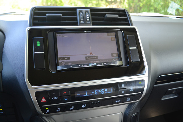 Toyota Land Cruiser 150 2.8 D-4D-F Comfort Window Van