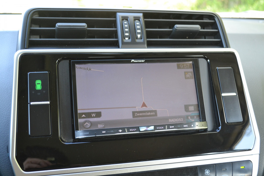 Toyota Land Cruiser 150 2.8 D-4D-F Comfort Window Van