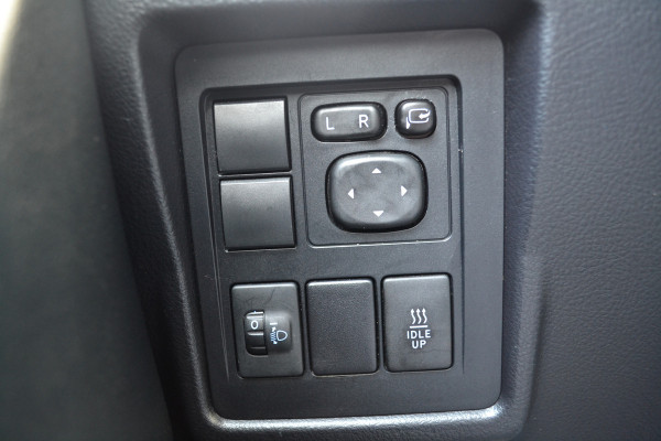 Toyota Land Cruiser 150 2.8 D-4D-F Comfort Window Van