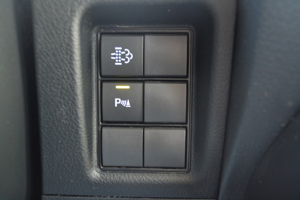 Toyota Land Cruiser 150 2.8 D-4D-F Comfort Window Van