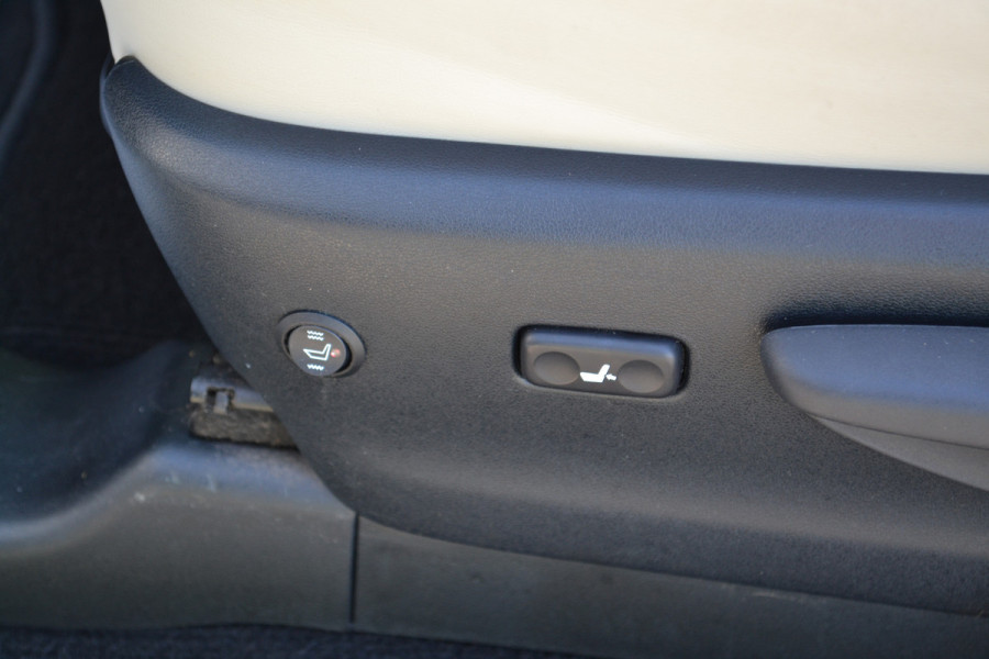 Toyota Land Cruiser 150 2.8 D-4D-F Comfort Window Van