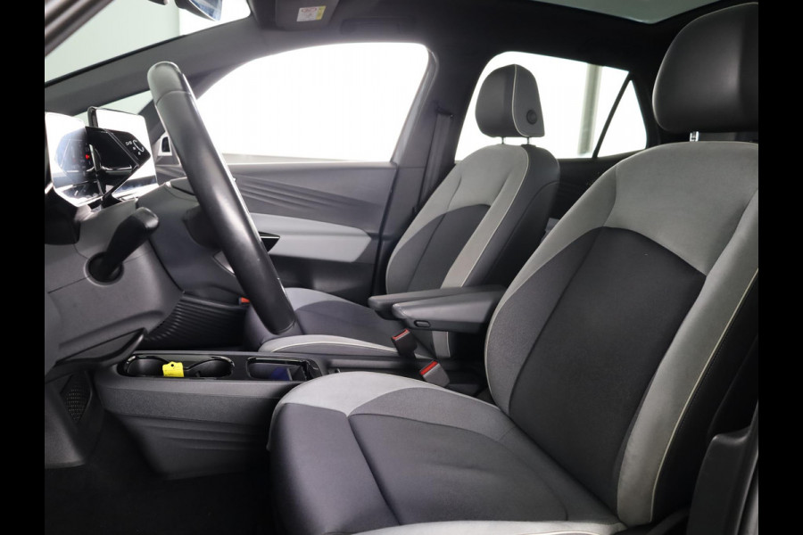 Volkswagen ID.3 First Max 58 kWh 204 PK | SoH 90,95 % | Navigatie | Camera | Panoramadak | Head-up Display |20 Inch | Erco Eleke sloel bestuurder |