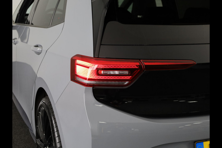Volkswagen ID.3 First Max 58 kWh 204 PK | SoH 90,95 % | Navigatie | Camera | Panoramadak | Head-up Display |20 Inch | Erco Eleke sloel bestuurder |