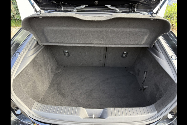 Mazda 3 2.0 e-SkyActiv-X M Hybrid 180 Comfort | CarPlay | LED | HUD | DAB+ | Camera