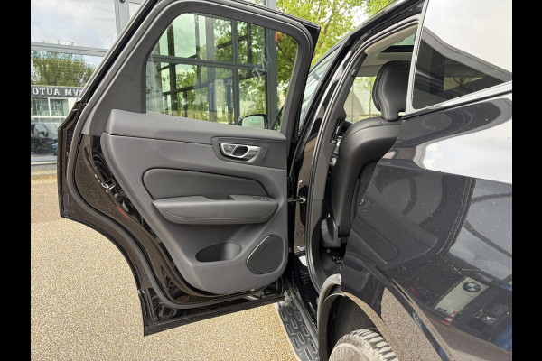 Volvo XC60 2.0 T8 Plug-in hybrid AWD Ultimate Dark Volvo XC60 VOLVO DEALER ONDERHOUDEN | PANODAK | ELEKTRISCHE TREKHAAK | CAMERA | STOEL- & STUURVERWARMING | HEAD-UP DISPLAY | MEMORY SEATS | HARMAN & KARDON | 20 INCH | RIJKLAAR + 12 MND BOVAG