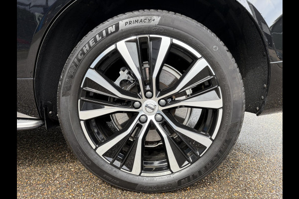 Volvo XC60 2.0 T8 Plug-in hybrid AWD Ultimate Dark Volvo XC60 VOLVO DEALER ONDERHOUDEN | PANODAK | ELEKTRISCHE TREKHAAK | CAMERA | STOEL- & STUURVERWARMING | HEAD-UP DISPLAY | MEMORY SEATS | HARMAN & KARDON | 20 INCH | RIJKLAAR + 12 MND BOVAG