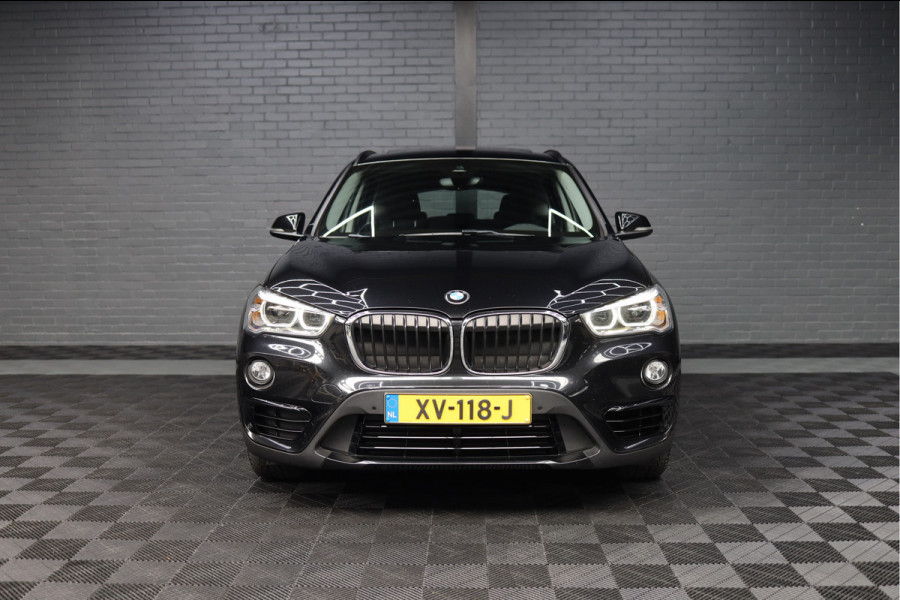 BMW X1 sDrive18i Executive Edition | NAP | PANORAMADAK | TREKHAAK | HUD | HOGE INSTAP |