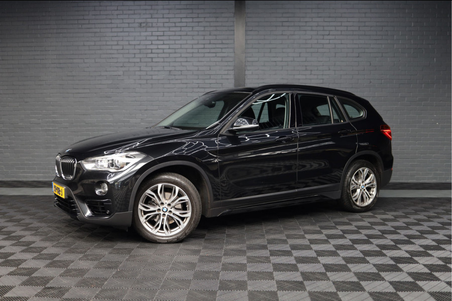 BMW X1 sDrive18i Executive Edition | NAP | PANORAMADAK | TREKHAAK | HUD | HOGE INSTAP |