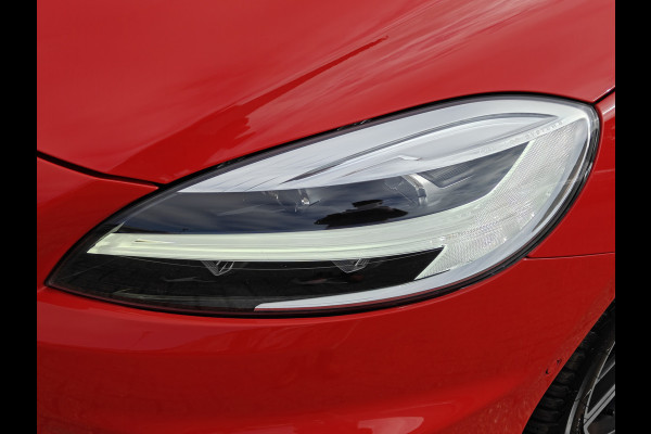 Volvo V40 T3 152PK Automaat Polar+ Sport | R-Design | Panoramadak | Cruise control | Stoelverwarming |