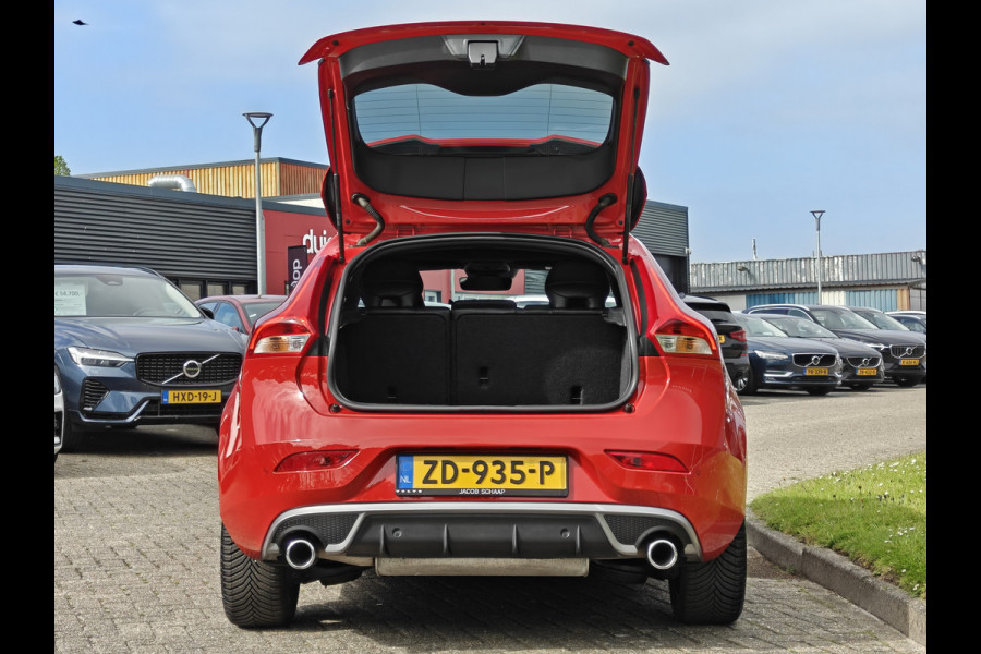 Volvo V40 T3 152PK Automaat Polar+ Sport | R-Design | Panoramadak | Cruise control | Stoelverwarming |