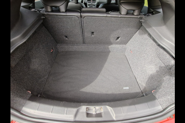 Volvo V40 T3 152PK Automaat Polar+ Sport | R-Design | Panoramadak | Cruise control | Stoelverwarming |